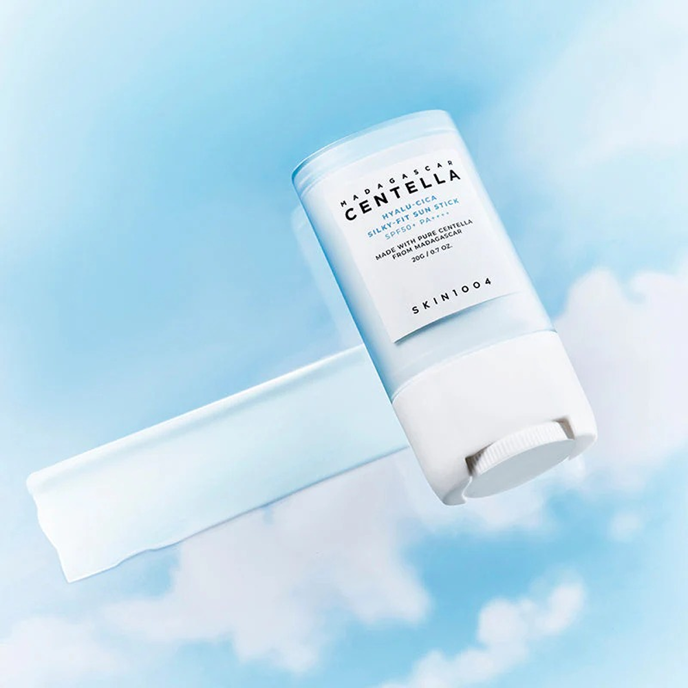 Skin1004 Madagascar Centella Hyalu-Cica Silky-fit Sun Stick LSF 50+ PA++++