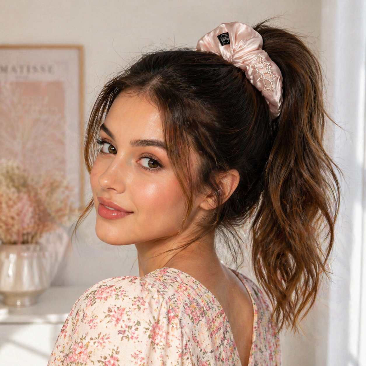Invisibobble Sprunchie Rosie Fortescue Rosie Star Strawberry